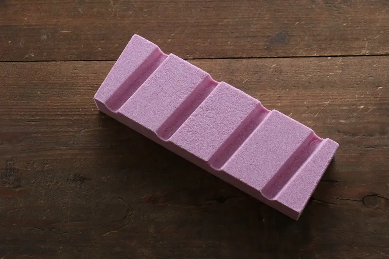 Suiheikun Ceramic Pink Whetstone Holder – #100 Grit Fixing Base 1