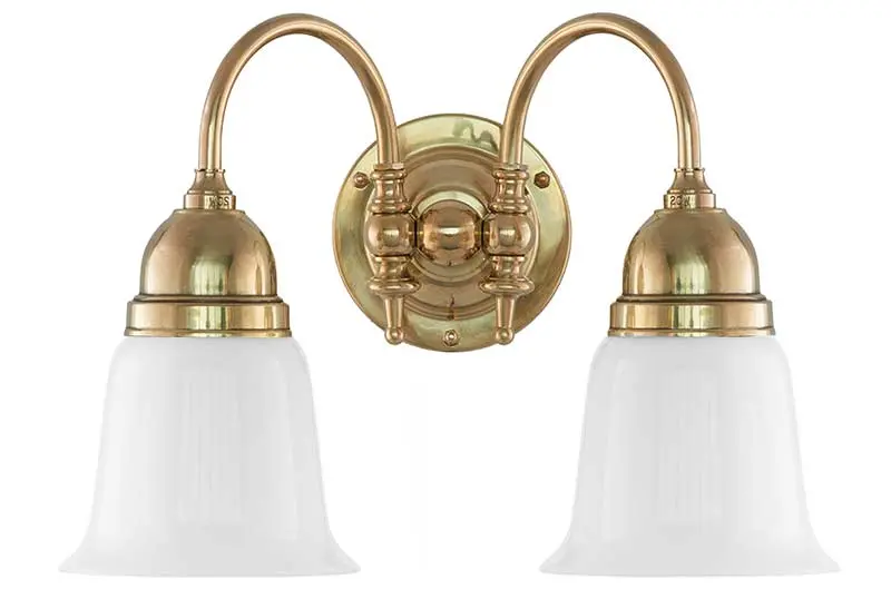 Vägglampa I Mässing Med Opalvit Klockformad Skärm – Stackelberg-Design 1