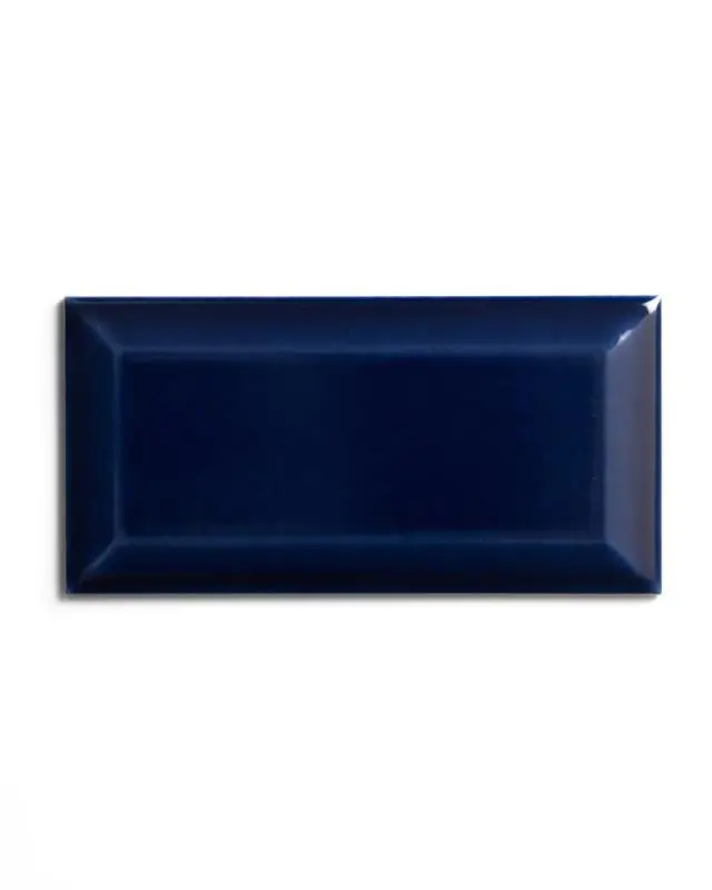 Victoria Tile Color Sample – Ultramarine Blue Facade Edge 1