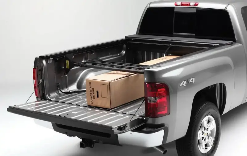 Roll-N-Lock Cm117 Retractable Cargo Manager For 1999–2007 Ford F-250/F-350 Super Duty (8-Foot Bed) 1